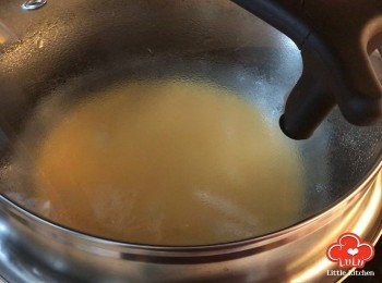 step9: 滾水落鍋，中火蒸12分鐘