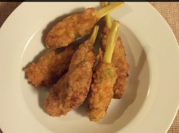 step3: 再放入滾油中炸至金黃色。