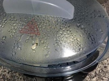 step22: 蒸好後，把蓋子打開一點點，等蒸氣散出來後，再全部拿出來就可以了～