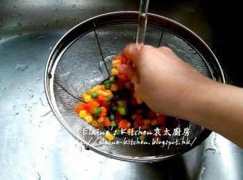 step7: 雜豆用水沖一沖洗及瀝乾 , 雞蛋拌勻成蛋液