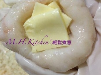 step18: 把4片小芝士釀入