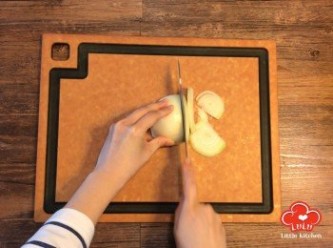 step2: 將洋蔥、火腿、叉燒切絲
