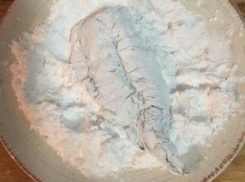 step7: 再沾上乾粉。