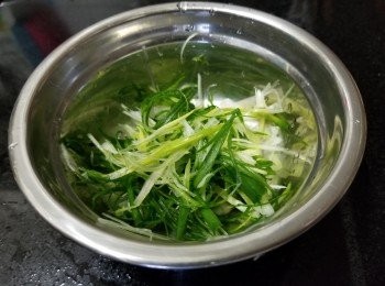 step8: 蔥花