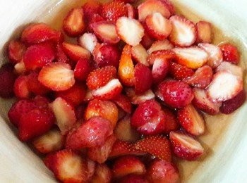 step6: 隔天取出 , 連同汁液加到鍋子中