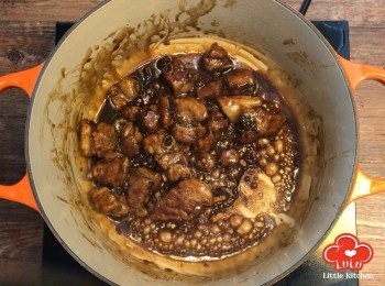 step5: 收汁時， 稍微拌炒排骨