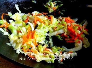 step5: 蓋上蓋用中火煮5分鐘至軟身 , 盛起備用