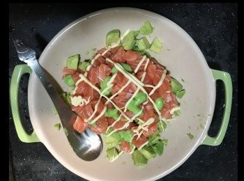 step4: 只用芥末味我覺得太重口味，加返適量沙律醬中和返。
撈混就食得！