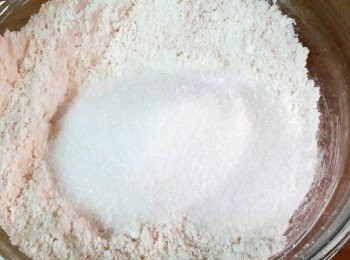 step3: 加入糖拌勻