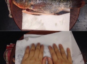 step1: 先煮2-3湯碗的熱水
將鰂魚洗淨去鱗，用廚房紙盡量抹乾