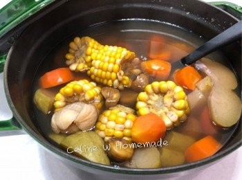 step2: 用鑄鐵鍋煲，加入水後用中火煲滾，水滾後用最小火煲半小時，關火後由它焗住， 1小時後再開火，煮滾後再轉最小火再煲半小時，晚上用餐時再煲滾加小許鹽就可以了