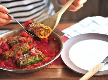 step6: 將煎鑊連蓋放入焗爐焗30分鐘，上面灑上芝士碎，百里香便完成