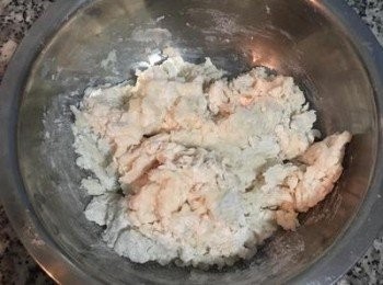 step5: 用叉子或筷子拌勻到看不見液體。