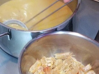 step4: 攞起蝦殼。