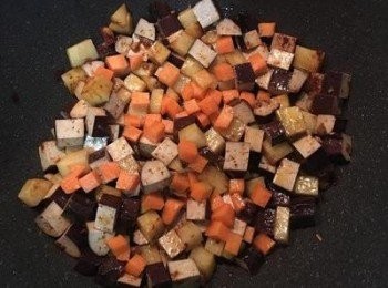 step5: 放入紅蘿蔔一起拌炒；