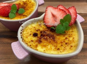 step1: 周末甜一甜😋~焦糖雞蛋布丁
雞蛋拌勻後 加入雲呢拿油和2/3牛奶拌勻