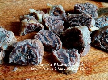 step11: 牛展切厚件放回湯煲內