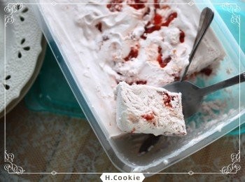 step3: 冰入冰箱冷凍約8-10小時即可取出食用，食用前可稍為退冰5分鐘，口感會更好