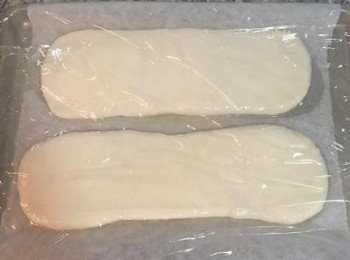 step13: 保鮮膜包起來，冷藏過夜。
或者保鮮膜蓋住，在室溫放超過三小時後便可油炸。