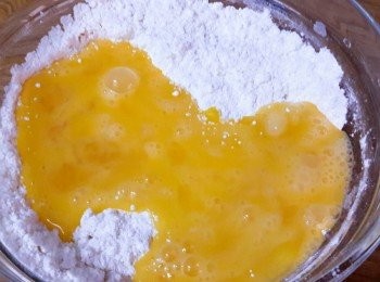 step3: 蛋二顆打散直接加入