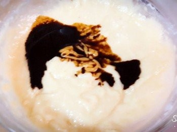 step4: 咖啡粉和熱水拌溶解後加入麵糊中拌勻