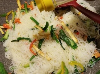 step12: 再加少許老抽上色炒勻