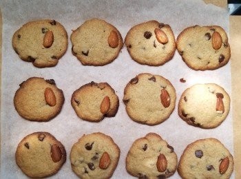 step5: 放入預熱咗180°c嘅焗爐焗10~12mins 6.焗完出黎會軟淋淋咁，攤一陣就會硬返㗎啦