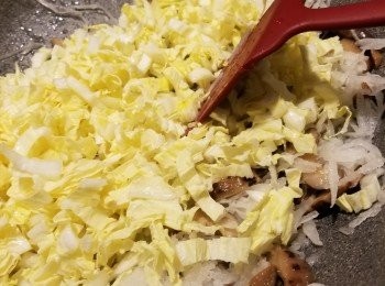 step8: 再加入紹菜絲炒勻
