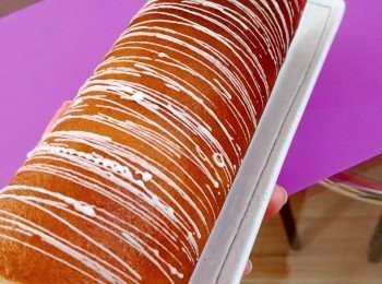 step8: 約1小時後可取出切食，可因應個人喜好加上朱古力同焦糖醬係面!!!正呀～