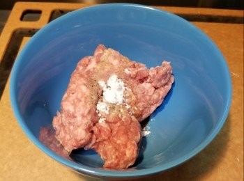 step1: 加入醃料醃10分鐘
