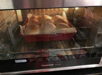 step7: 放入焗爐，170度焗15分鐘
焗好後將麵包移上網架上放涼