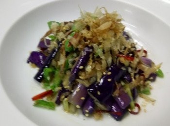 step1: 茄子青龍過油少許丁香