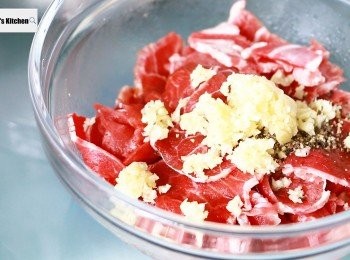 step2: 將調味料加入牛腱 (牛展)中拌勻