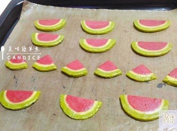 step8: 從冷凍庫取出，切片 ( 附圖4 ) 。