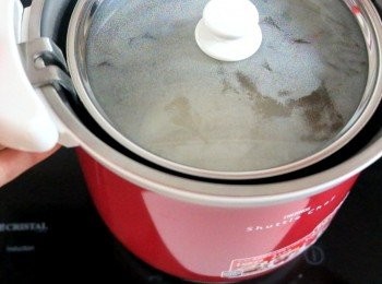 step9: 熄火放入真空煲中15分鐘便成。