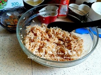 step11: 加入黑白芝麻及豬肉鬆再拌勻