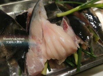 step2: 洗乾淨巳斬件的魚雲備用。
