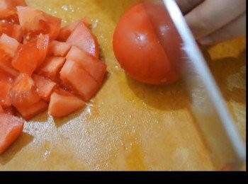 step5: 蕃茄切細粒