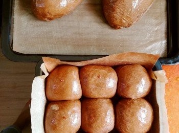 step4: 進行二次發酵，待麵團脹大2倍大即可掃上蛋液，放入已預熱焗爐170度焗13至15分鐘即可。