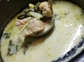 step10: 豬肺湯煮好2個鐘後加入杏汁再煮30分鐘,落鹽調味即可