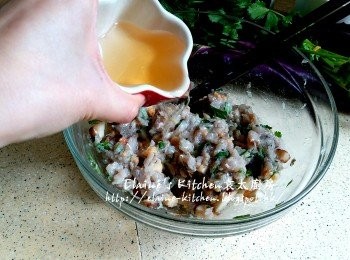 step4: 加入1湯匙冬菇水拌勻