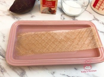 step4: 魚膠片用水浸軟身，備用；