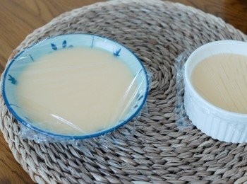 step4: 用保鮮紙包好，用中火蒸8分鐘，然後離火，一直蓋著蓋待15分鐘即成！