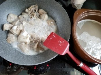 step3: 直至豬肺縮細再沒有水出即可