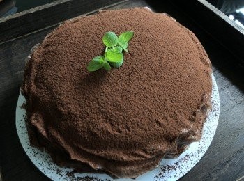 step3: 完成後放回雪櫃冷藏，吃的時候取出灑上朱古力粉 靚靚千層蛋糕就是這樣簡單完成✌🏼