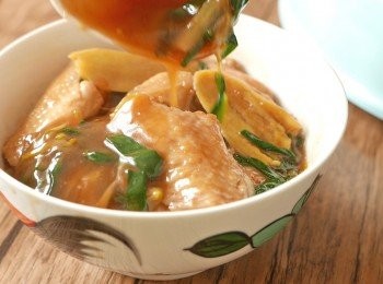 step7: 邊攪拌邊煮至汁料夠濃稠即成。