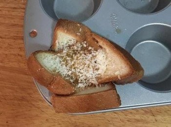 step7: 喜歡帕瑪森起司的話，也可撒ㄧ點，如不要則請省略此步驟；