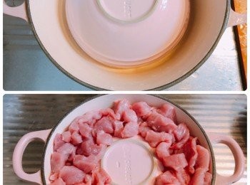 step2: 將碗反轉放在鍋中間，然後將肉粒放在碗頂上，放入蒸爐或者隔水蒸燉3小時；