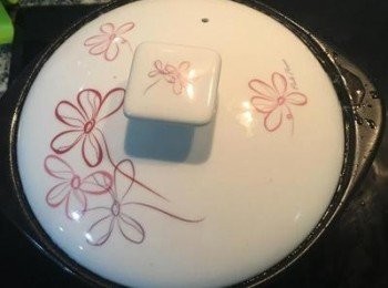 step17: 蓋鍋蓋，中大火燒到水蒸氣從鍋沿冒出即可開蓋拌勻，擺上預留的九層塔葉即可。