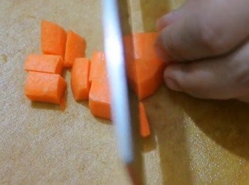 step4: 甘荀切細粒
